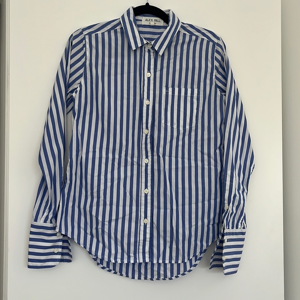 Alex Mill. Size Small. Blue and white striped button down shirt.